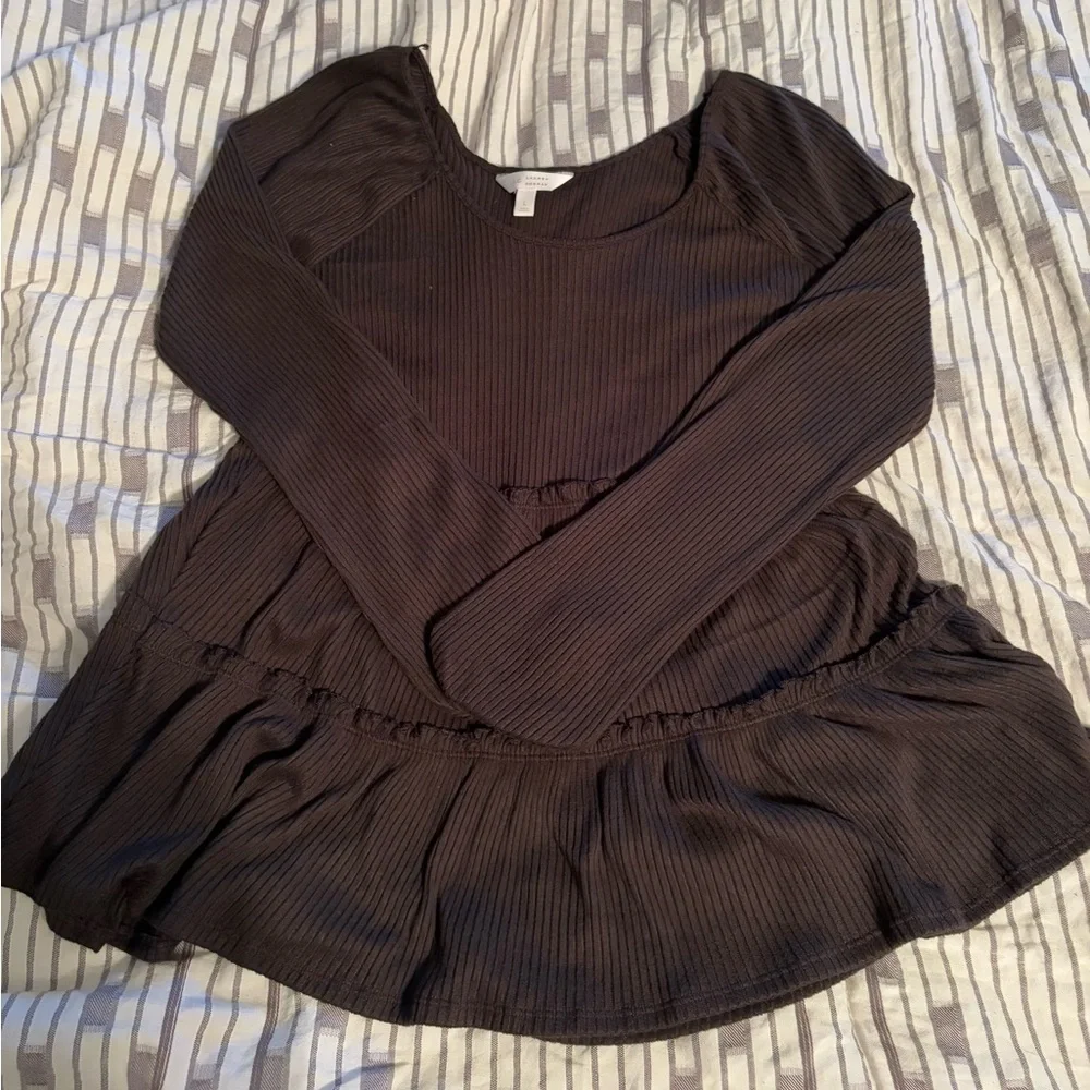 Green top - Picture 1 of 2